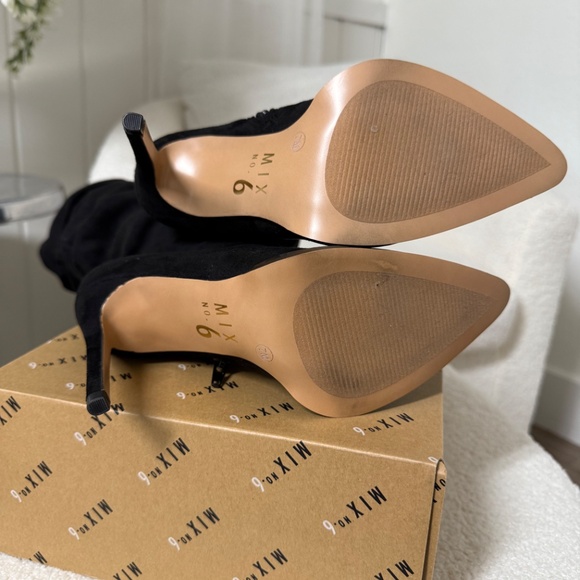 Black heeled boots 7 - Picture 3 of 4